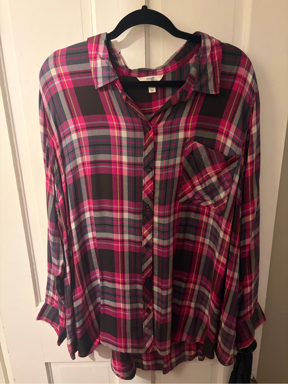 Women’s Pink Plaid Button-Front Shirt - Casual Long Sleeve Top